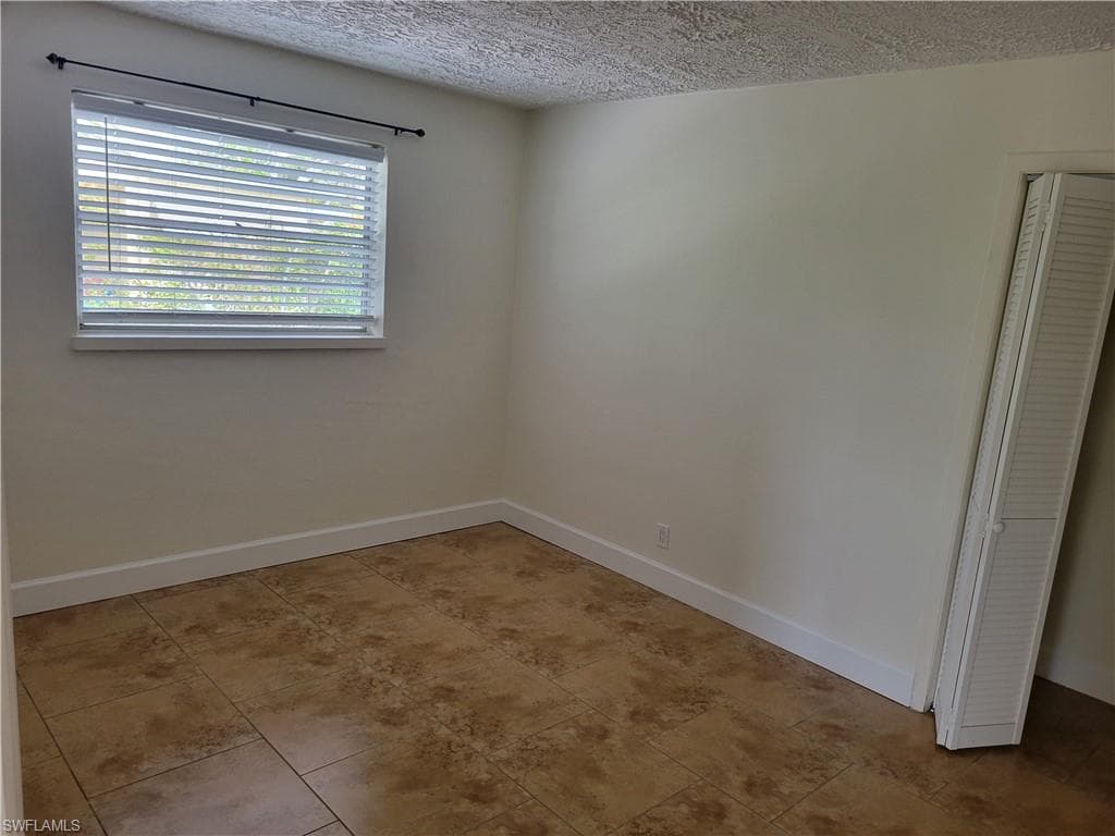 2656 Mangrove ST-13
