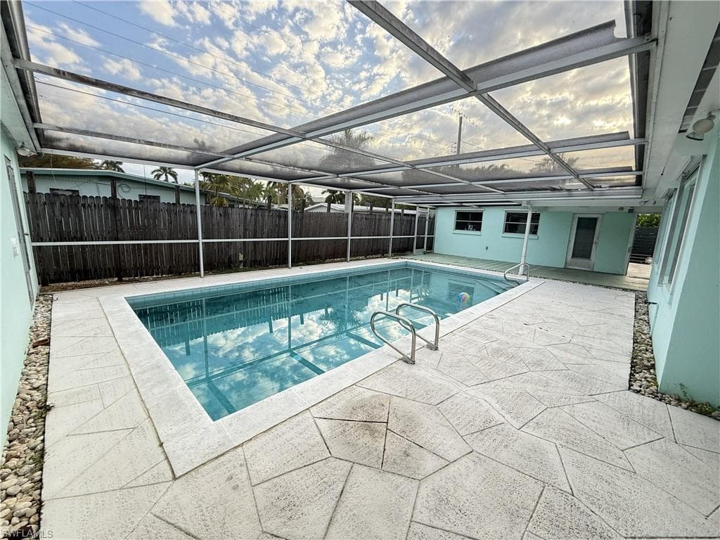 1534 Ricardo AVE-21