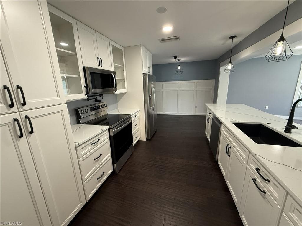 1534 Ricardo AVE-6