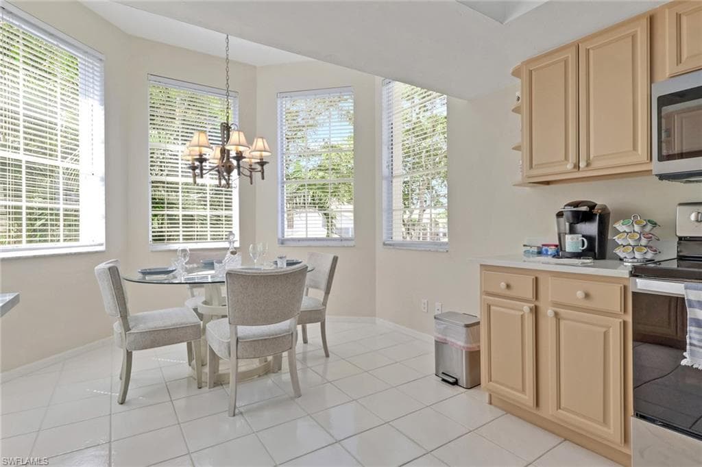 15116 Royal Fern CT B200-8