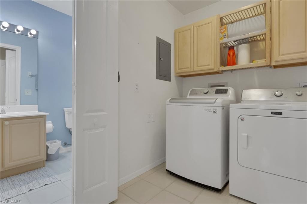 15116 Royal Fern CT B200-18