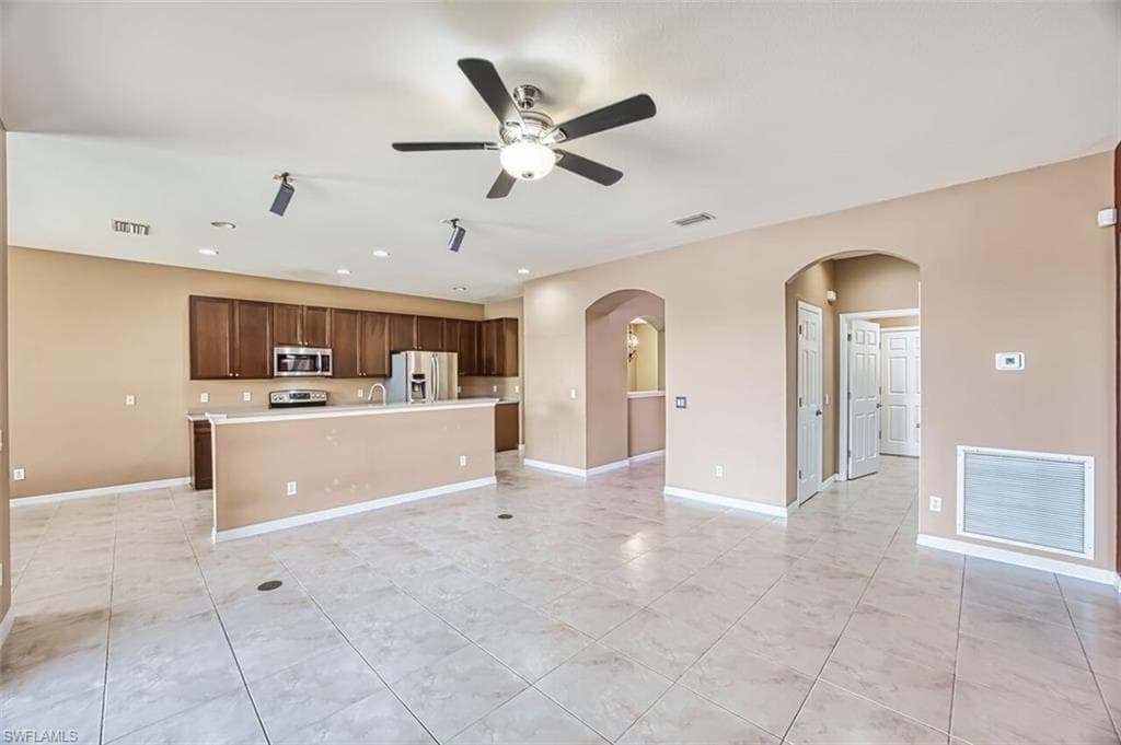 16511 Whispering Trace CT-18