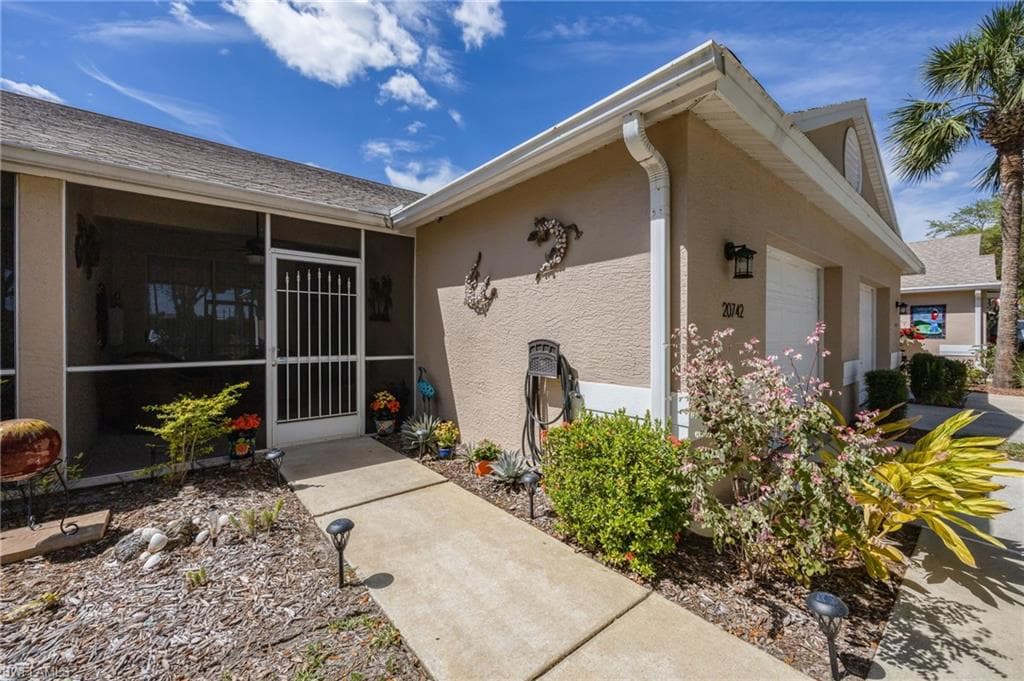 20742 Country Barn DR-1