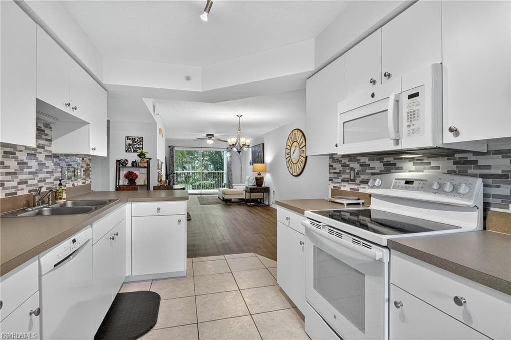 15405 Cedarwood LN 201-6