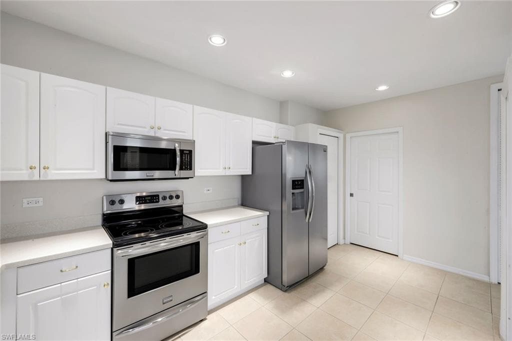8231 Parkstone PL 301-11