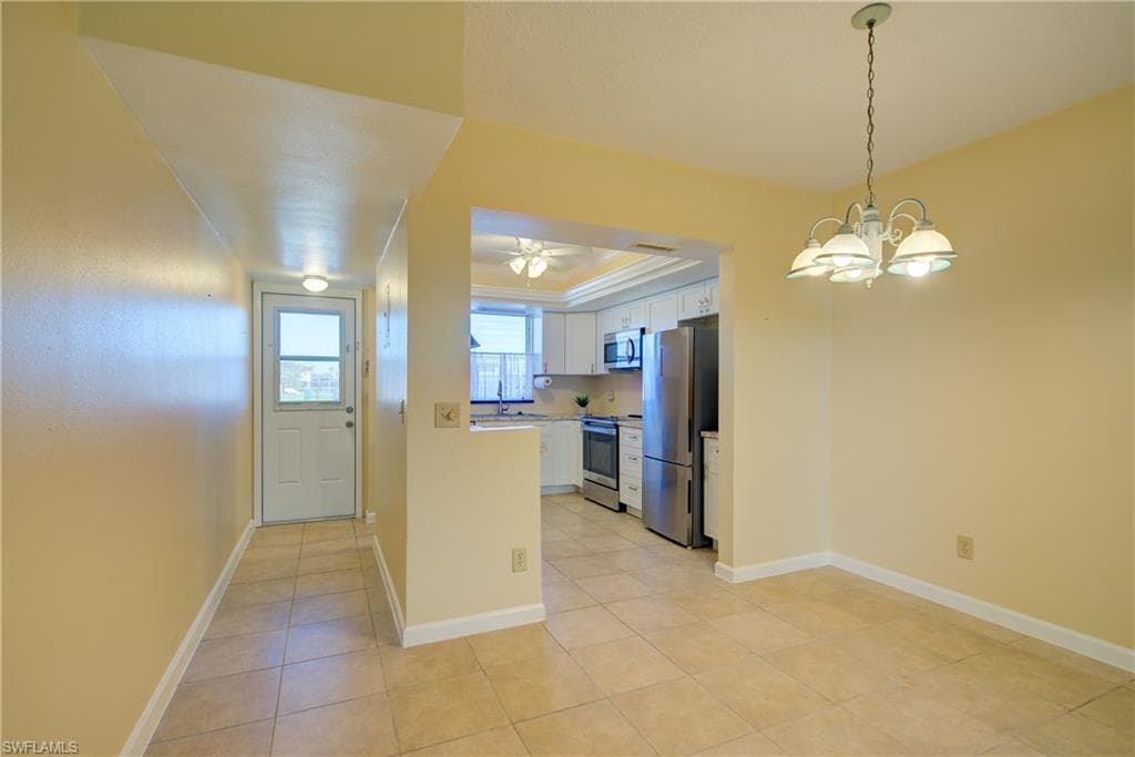 402 SE 42nd TER 3-6