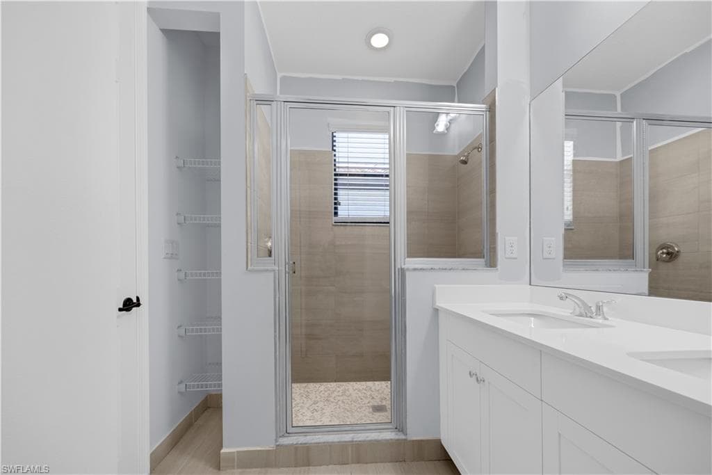 9045 Madrid CIR-33