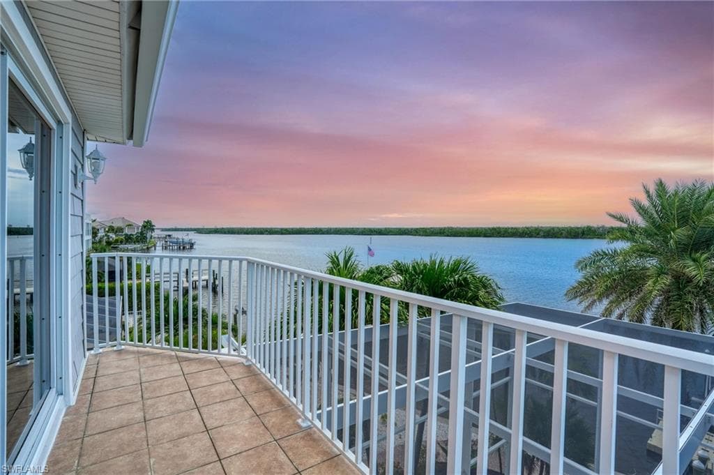 5640 Williams DR-22