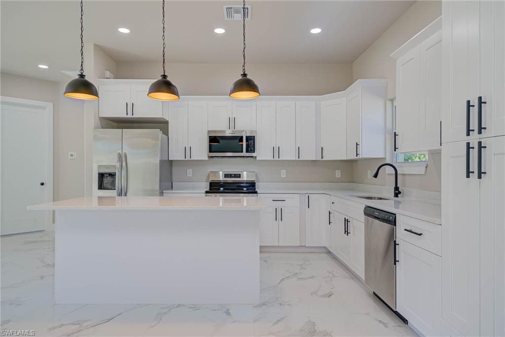 2023 Robert AVE-5