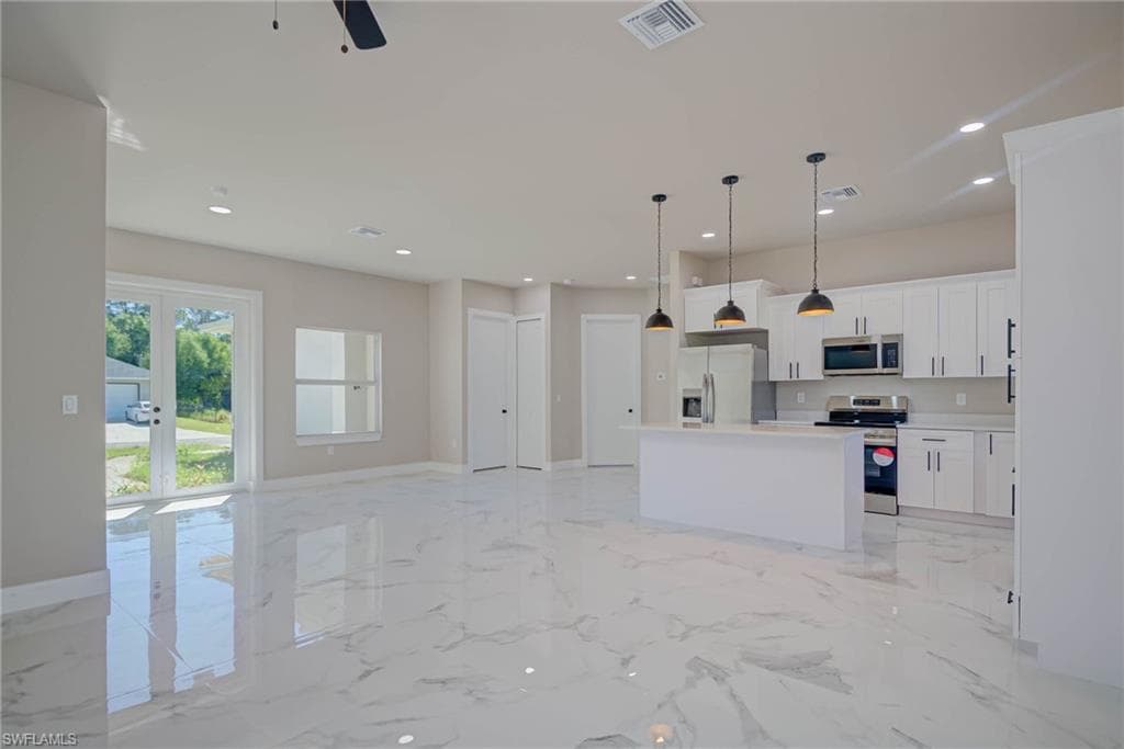 2023 Robert AVE-3
