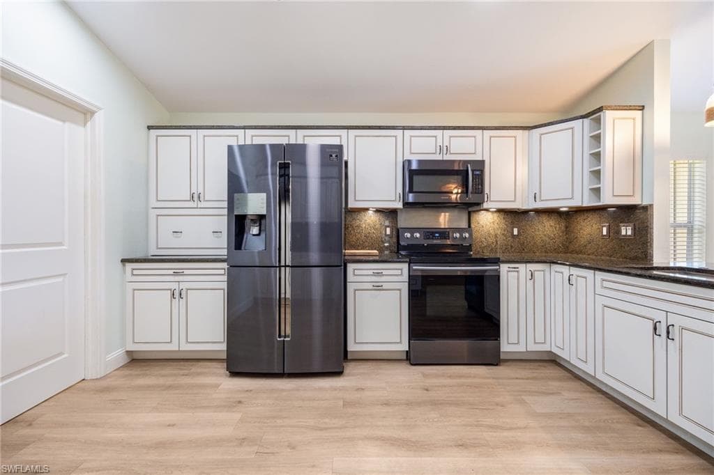 9273 Palm Island CIR-16