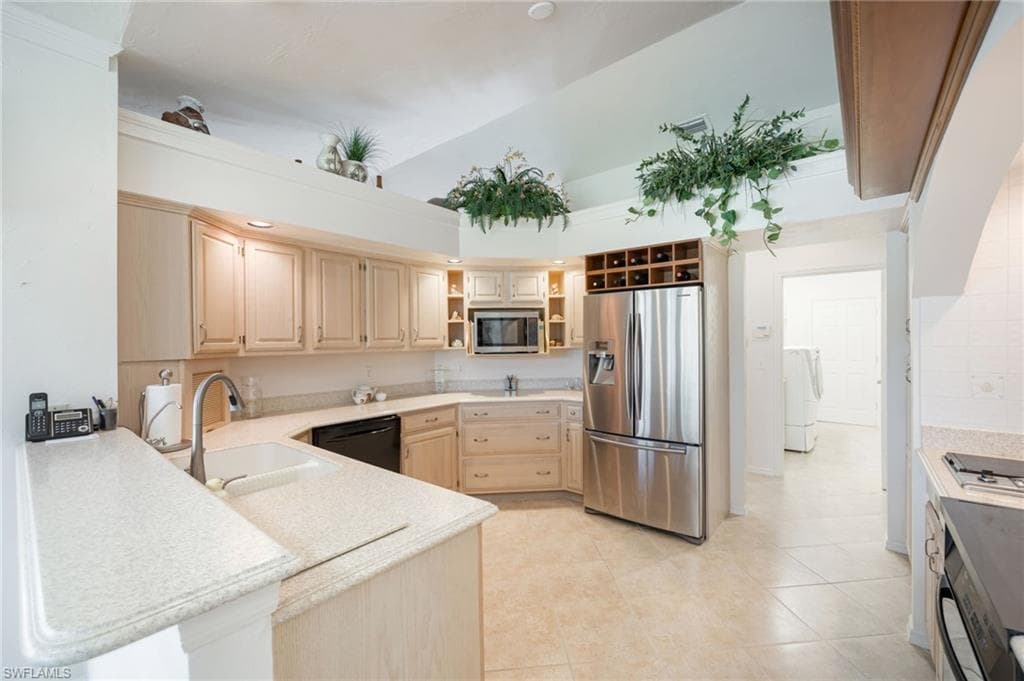 867 Saint Andrews BLVD-9