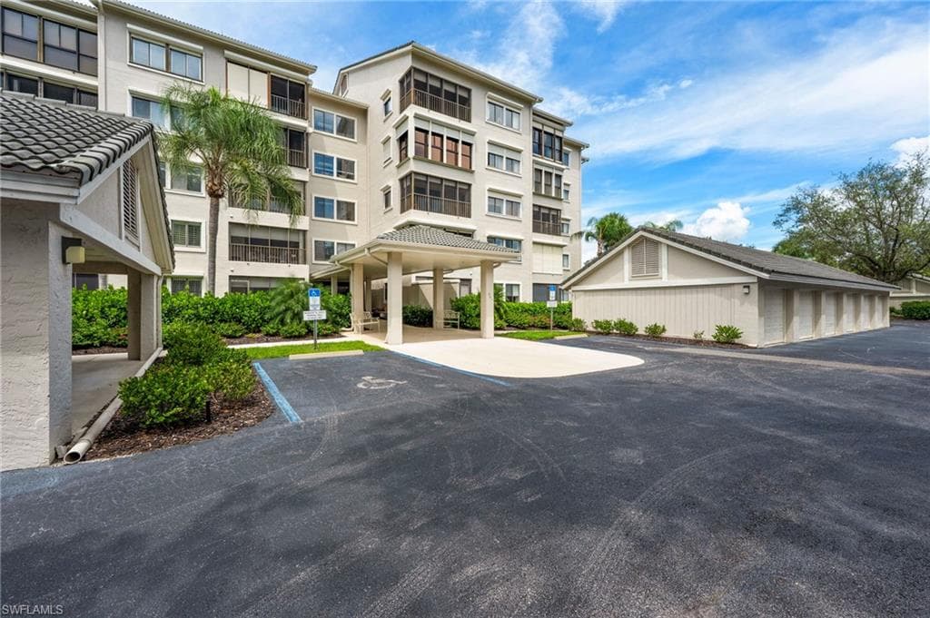 201 Arbor Lake DR 2-201-1