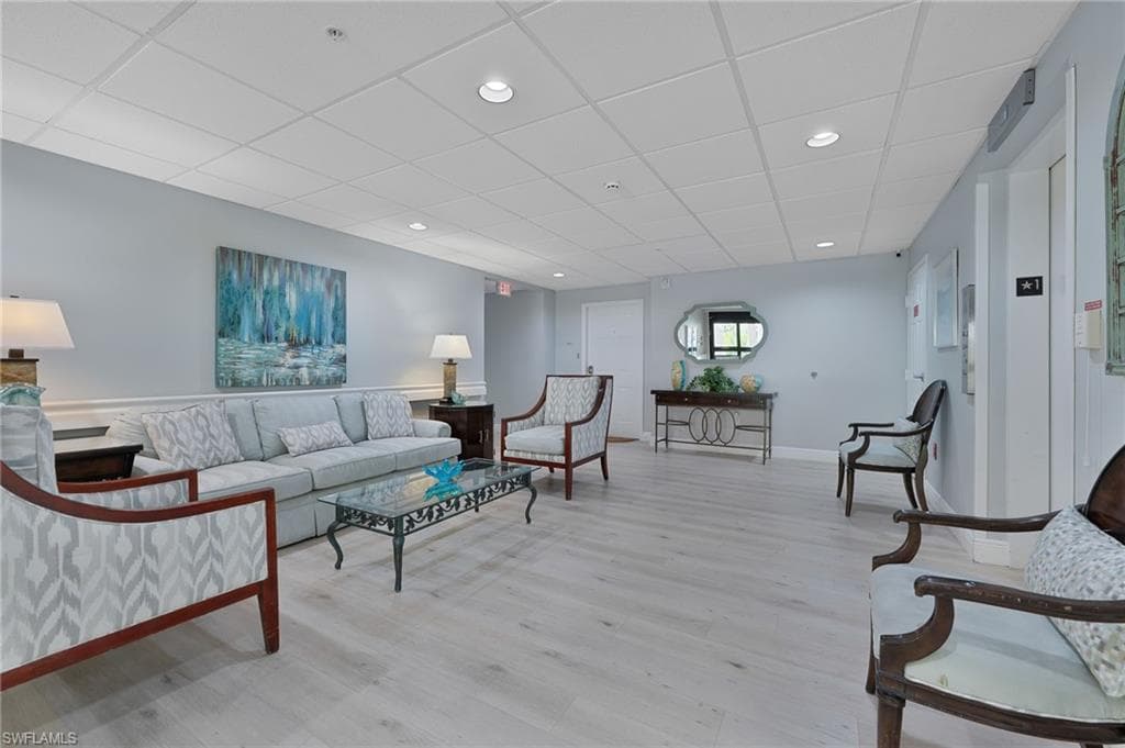 201 Arbor Lake DR 2-201-16