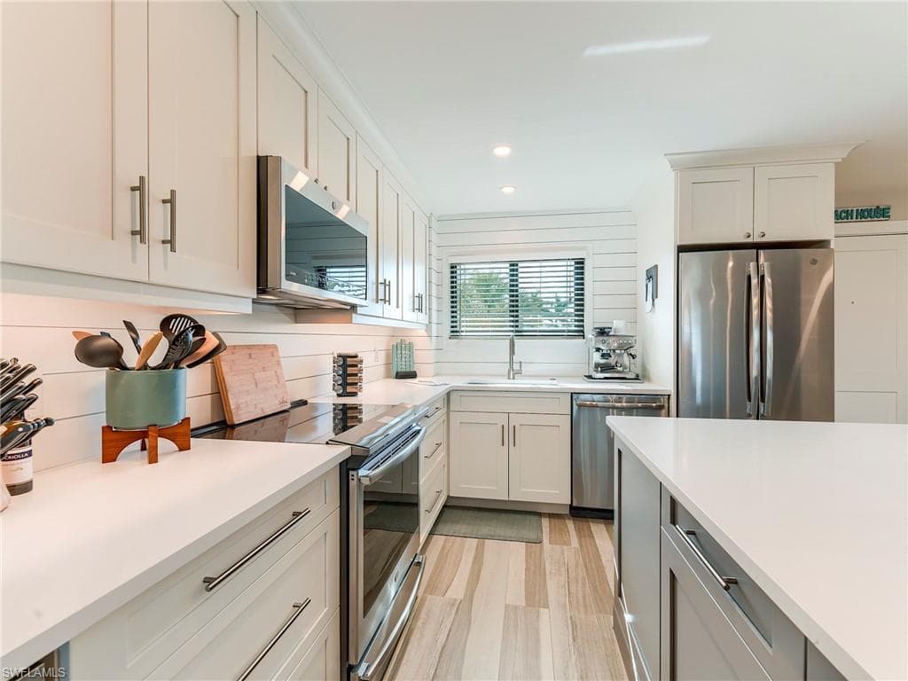 226 3rd ST 215-12