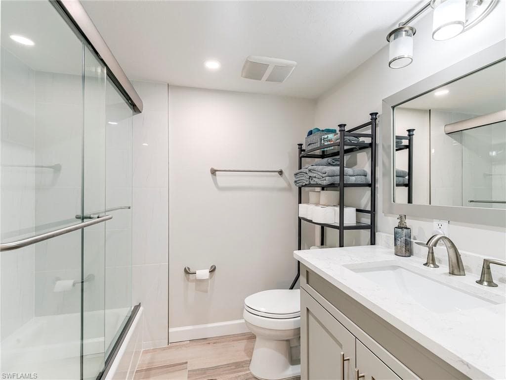 226 3rd ST 215-42