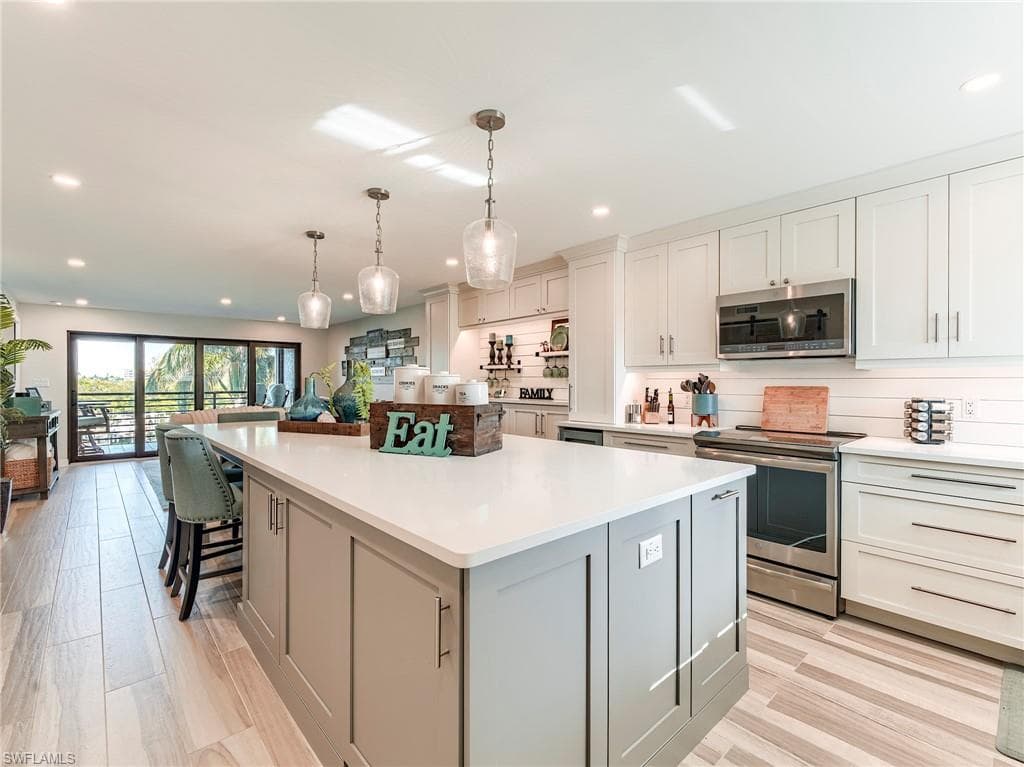 226 3rd ST 215-2