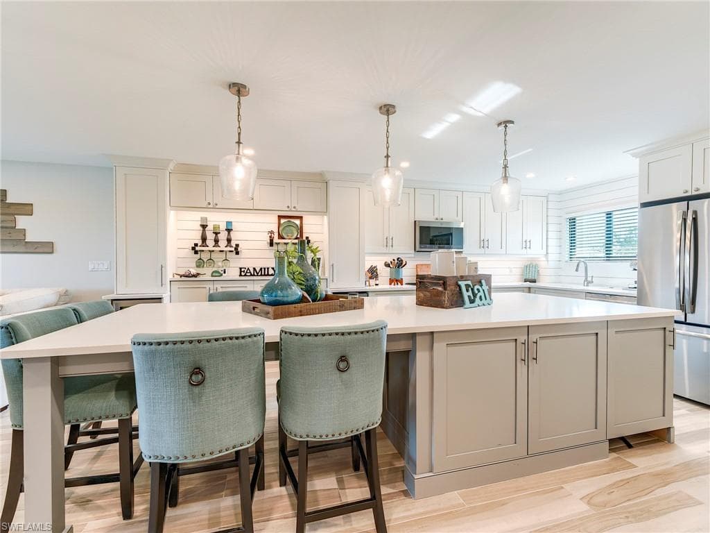 226 3rd ST 215-10