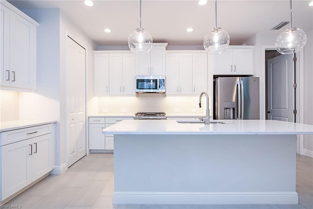 2409 Ariane DR-6