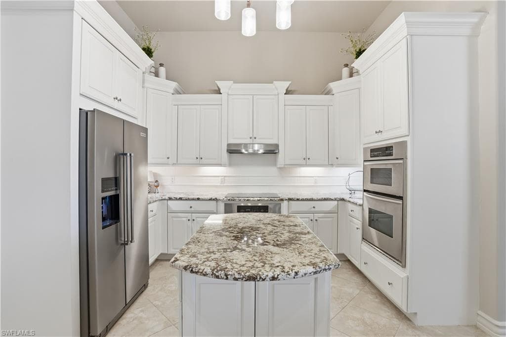 9450 Monteverdi WAY-8