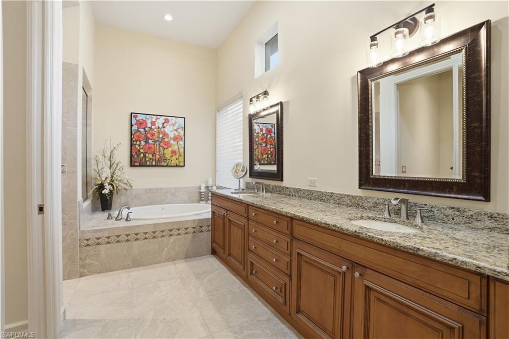9450 Monteverdi WAY-17