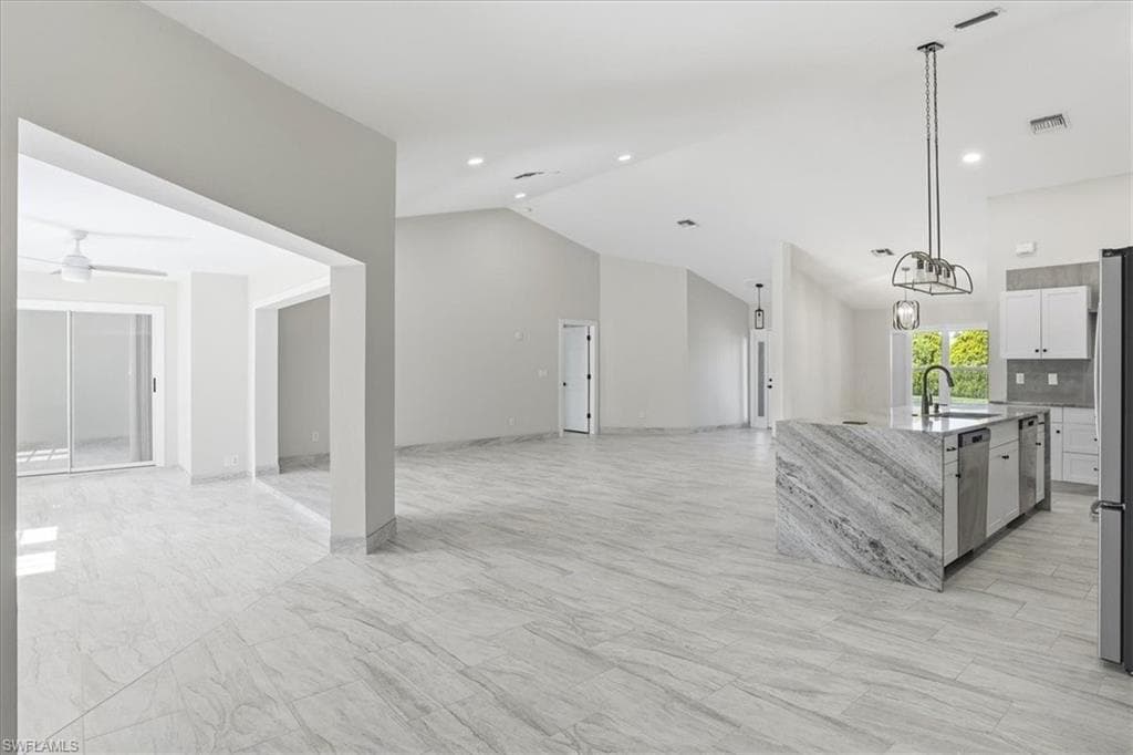 10225 Boca CIR-6
