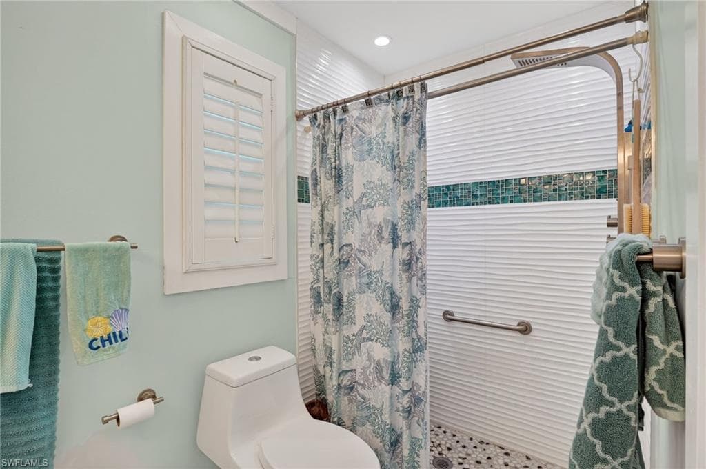 2424 Longboat DR-25