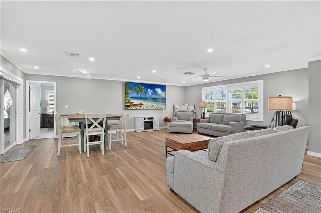 2424 Longboat DR-6