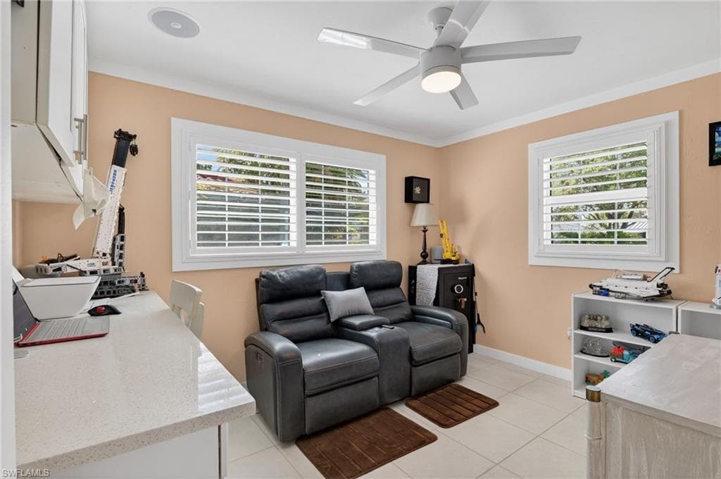 2424 Longboat DR-27