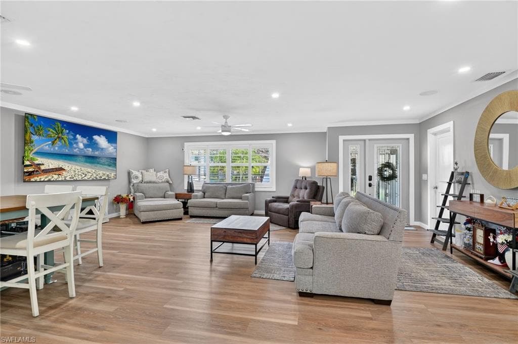 2424 Longboat DR-4