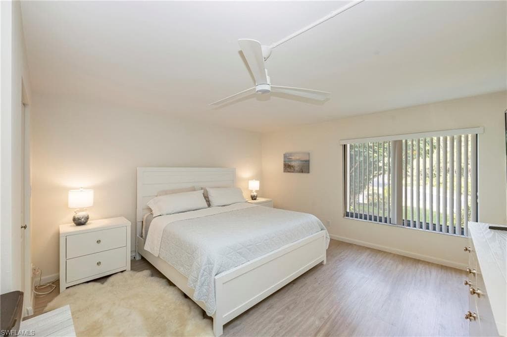 425 Wildwood LN-11