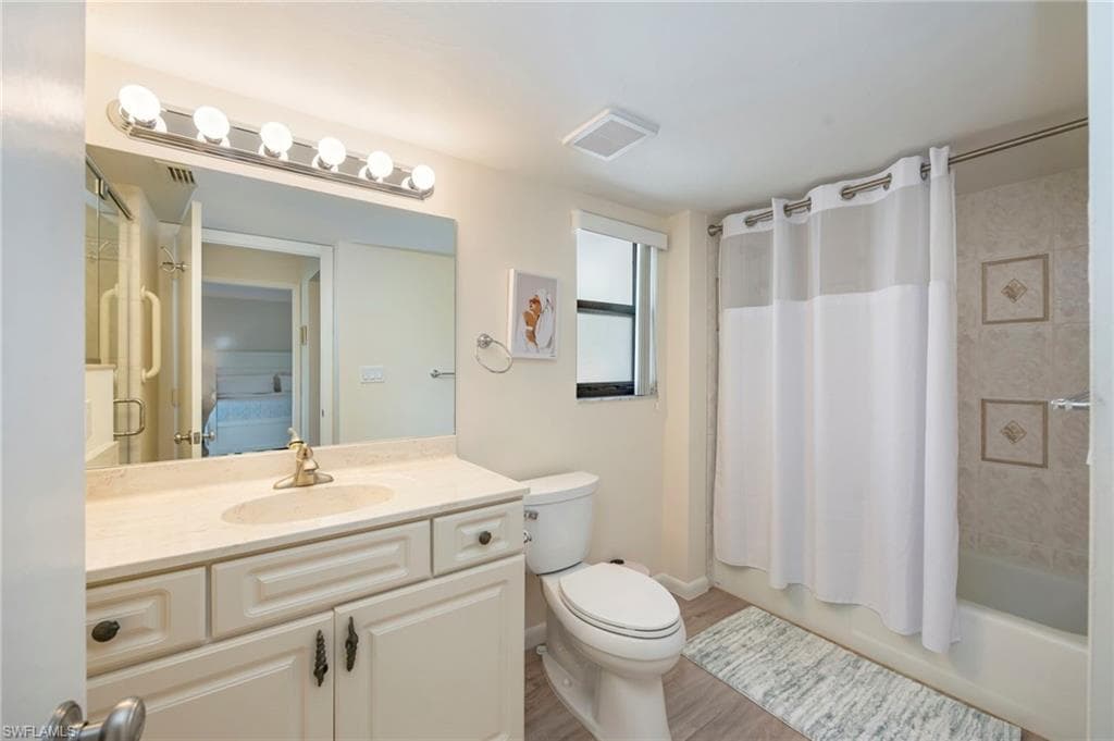 425 Wildwood LN-13