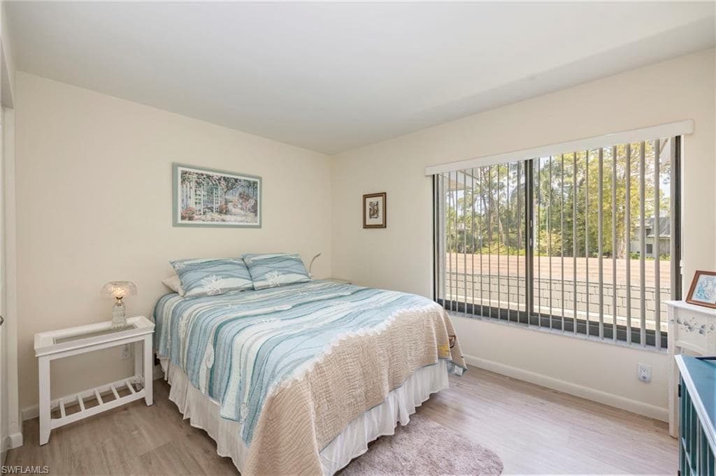 425 Wildwood LN-17