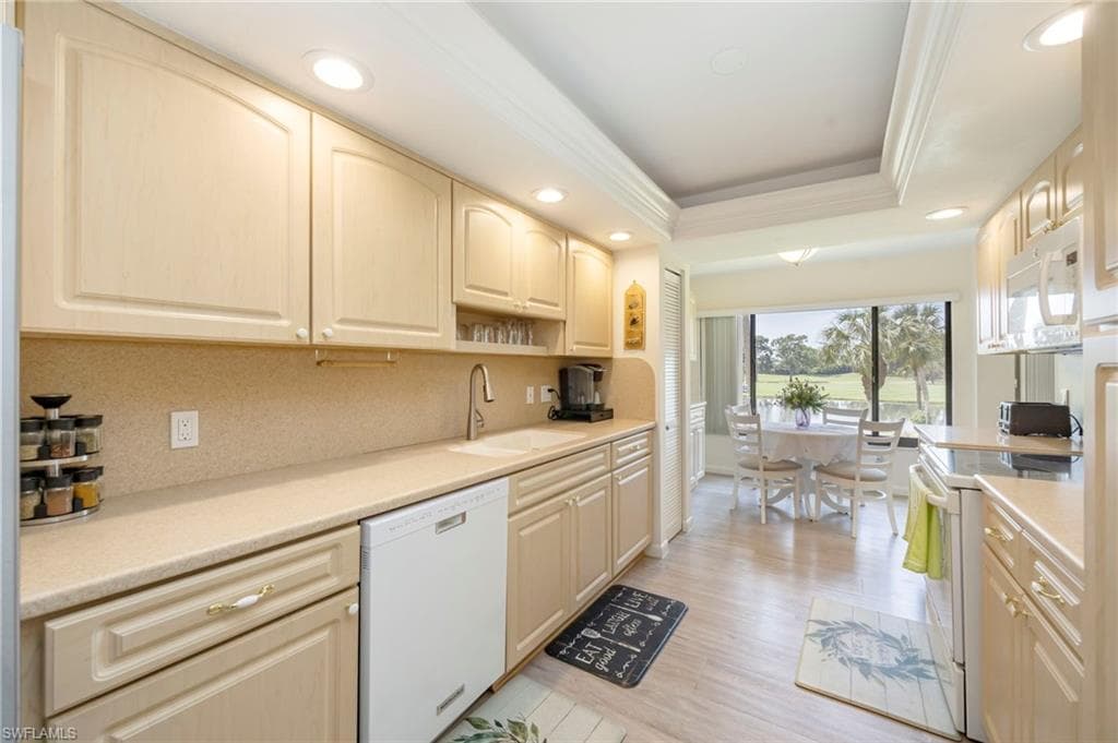 425 Wildwood LN-7