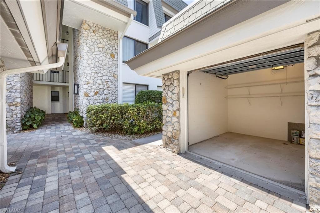 425 Wildwood LN-20
