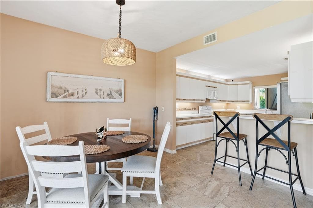 764 Eagle Creek DR 103-4