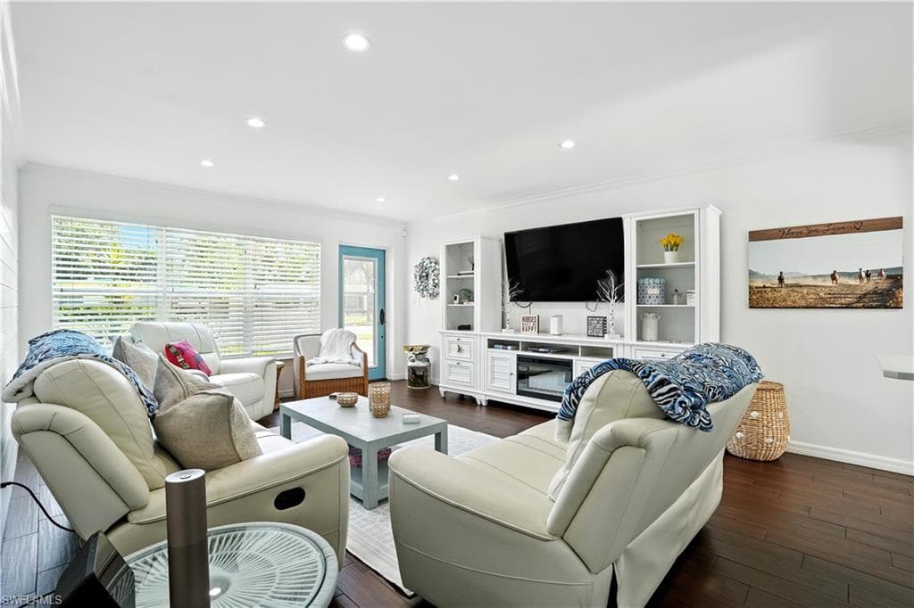 1063 22nd AVE N-6