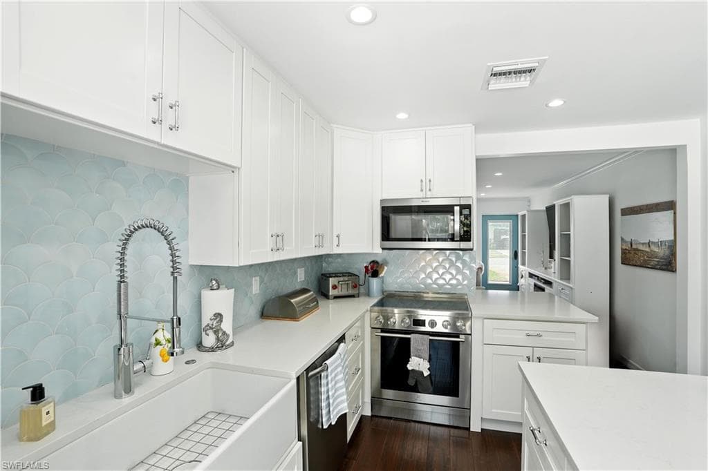 1063 22nd AVE N-8