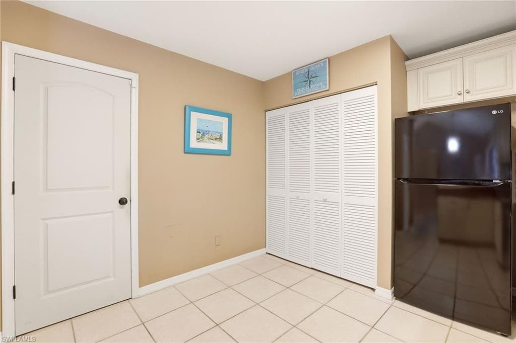 26626 Robin WAY-12