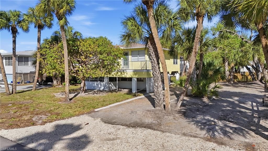 123 Andre Mar DR-22