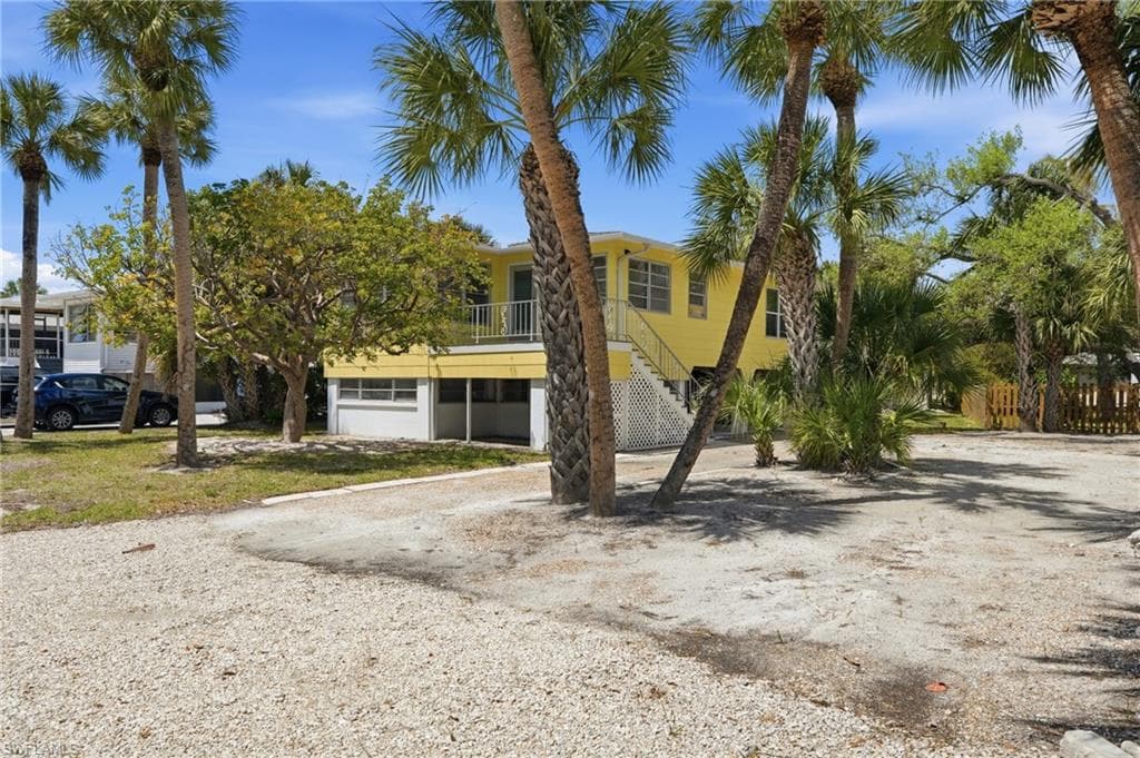 123 Andre Mar DR-15