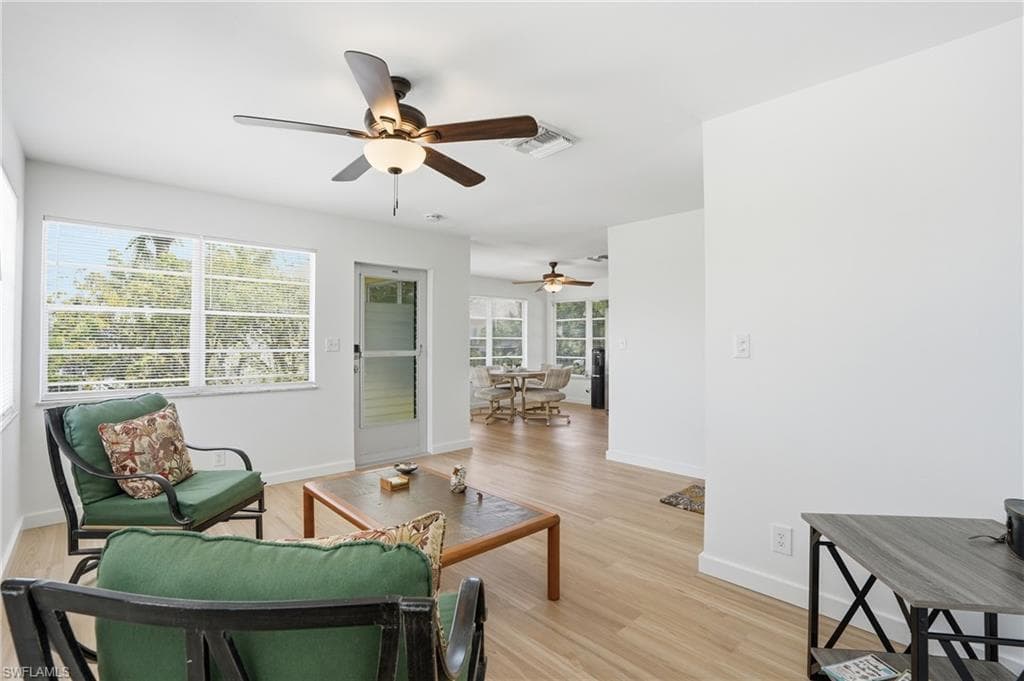 123 Andre Mar DR-3