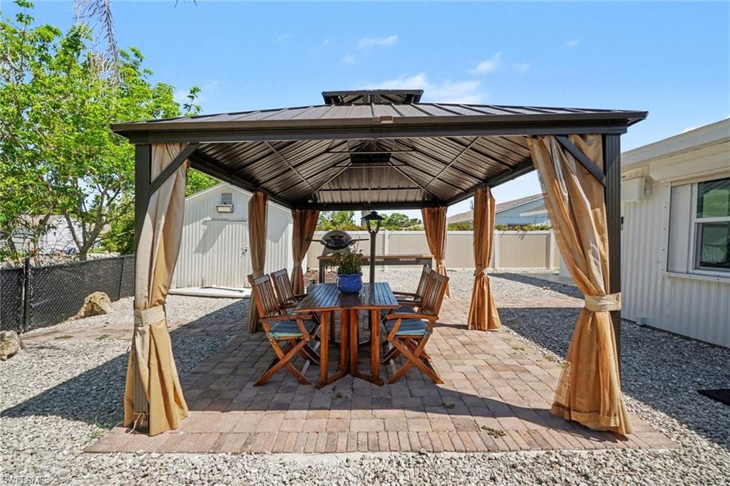 27044 Williams RD-26
