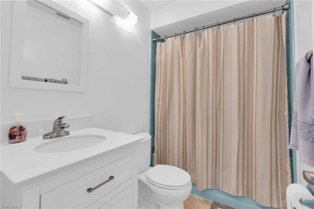 10438 Lakeport CT-11