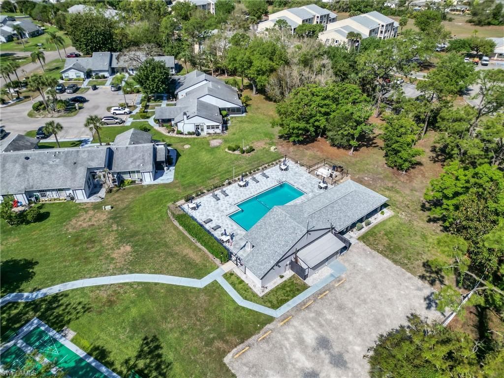 10438 Lakeport CT-27