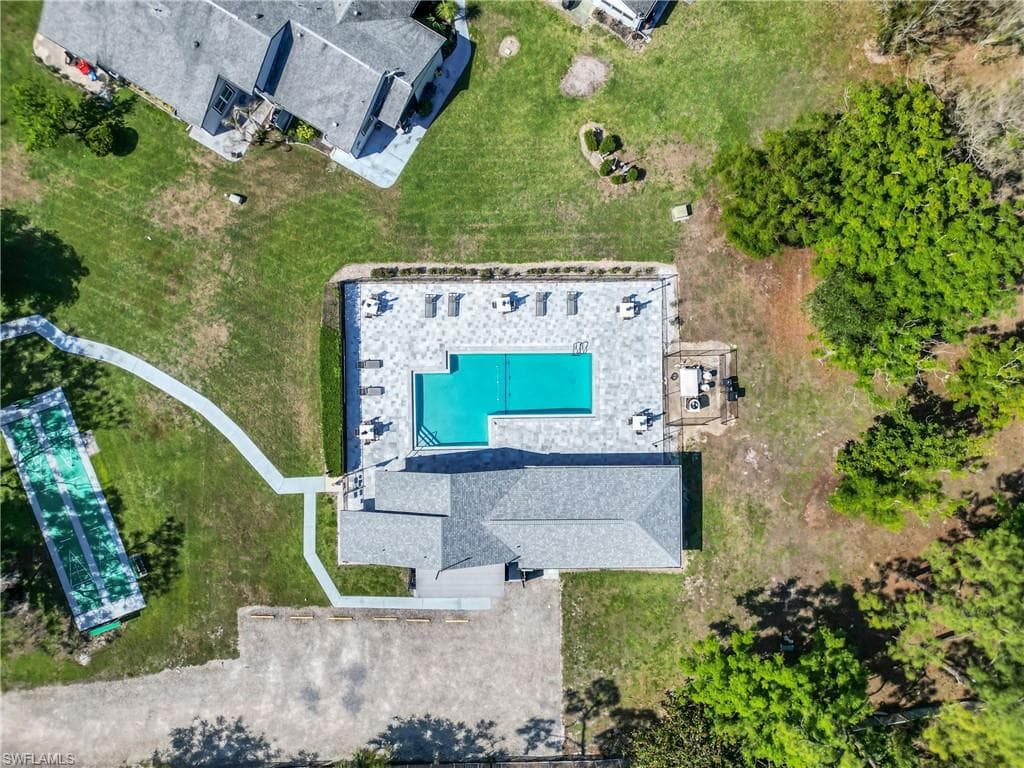 10438 Lakeport CT-28