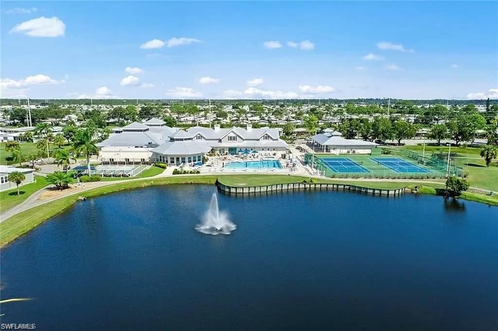450 N Snead DR-33