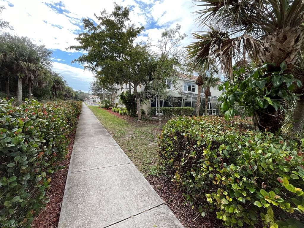 884 Hampton CIR 159-26