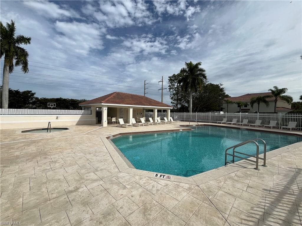 884 Hampton CIR 159-21