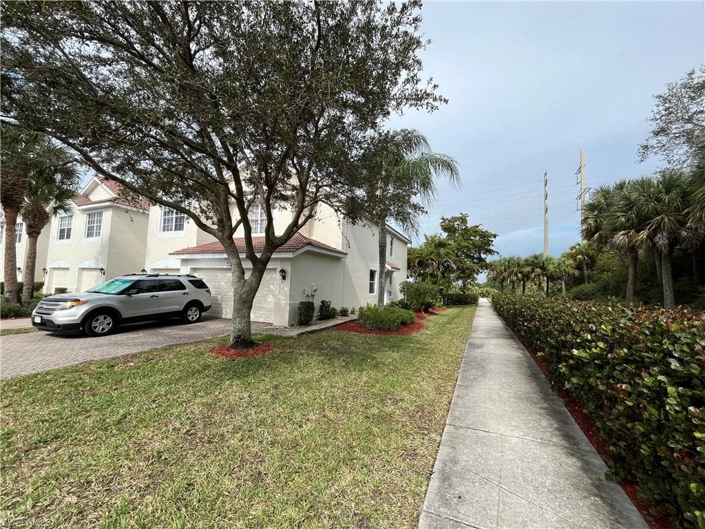 884 Hampton CIR 159-19